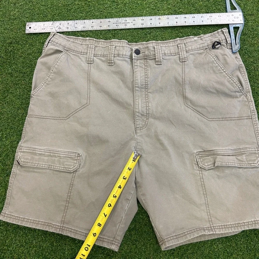 Magellan Outdoors Mens Khaki Tan Cotton Canvas Cargo Shorts Size 40 Elastic